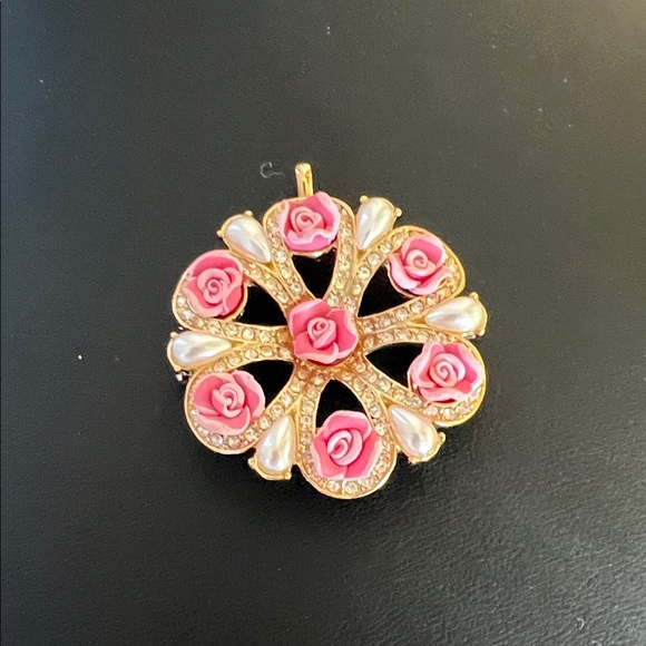 Vintage Avon Gold Brooch with Pink Roses and Pearl Accents - Picture 1 of 2